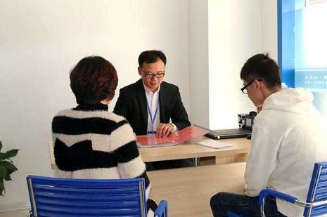 教育咨询与企业管理咨询的核心工作内容对比解析